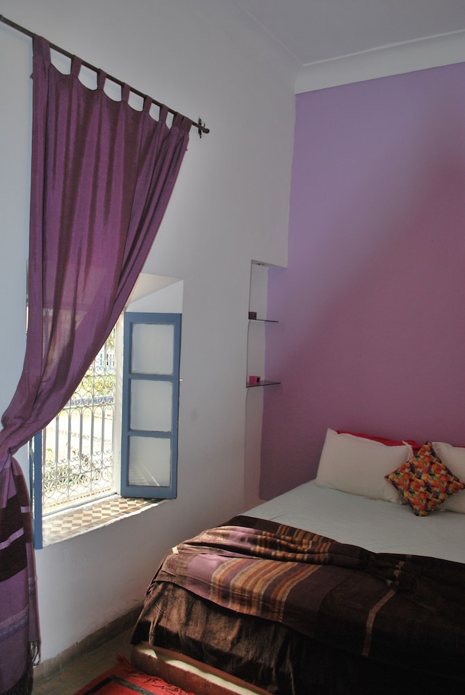 Riad Azalia 17/63