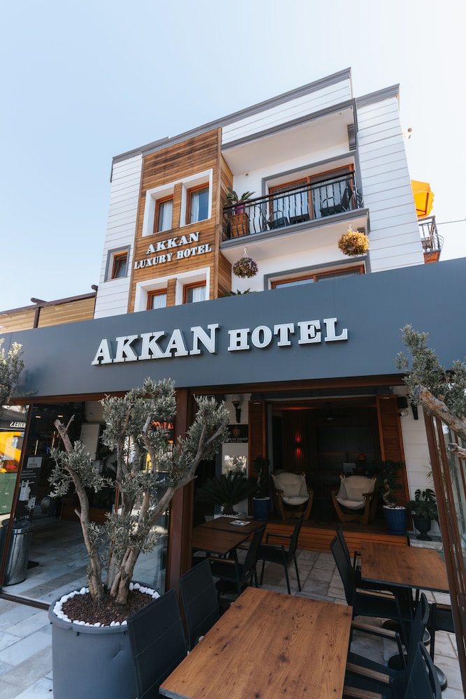 AKKAN LUXURY HOTEL 8/84