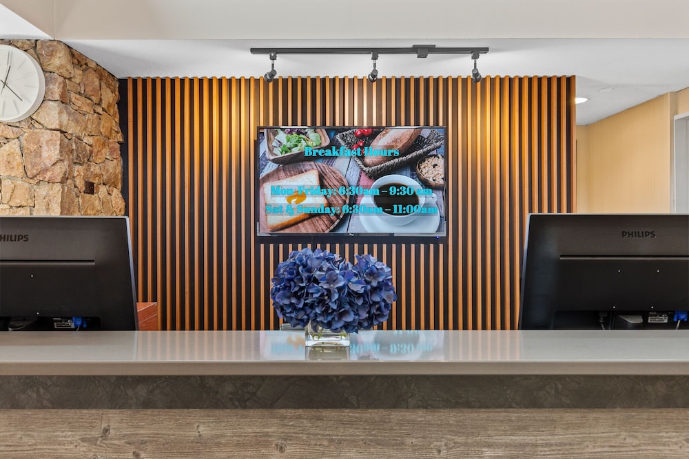 Thompson Hotel Conference Center 2/40