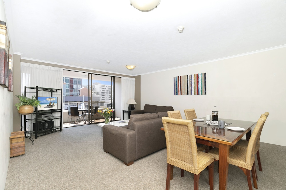 Astor Apartments 26/50