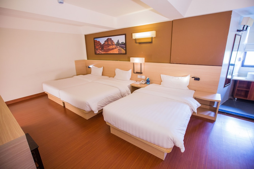 CHIANG ROI 7 DAYS INN 33/51
