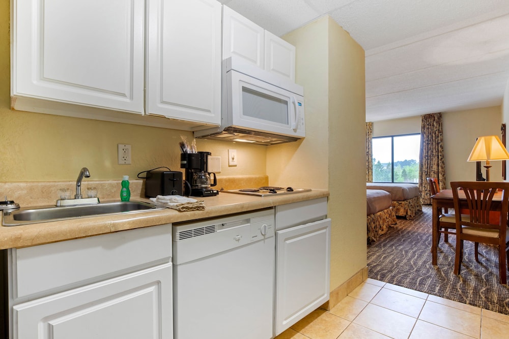 Suburban Extended Stay Warner Robins 10/35