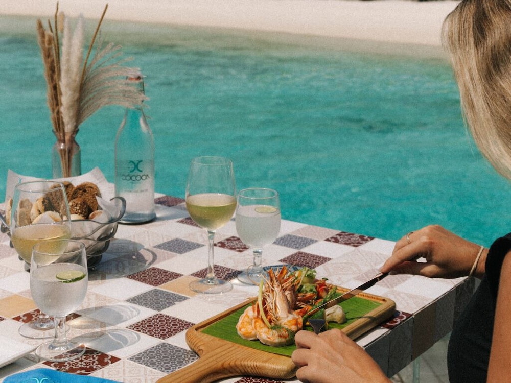 Cocoon Maldives 198/204