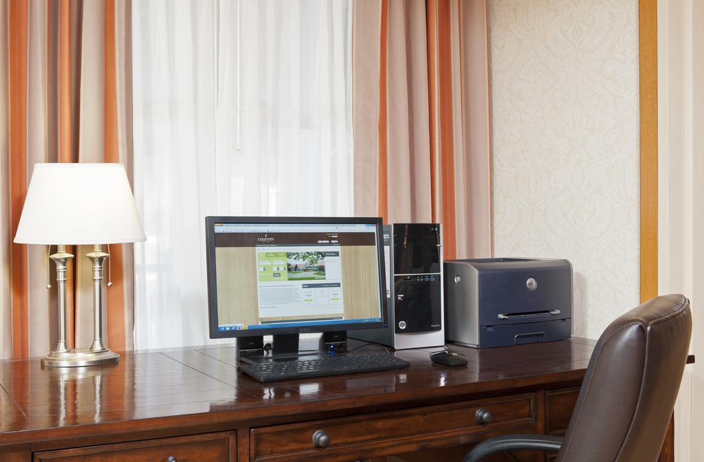 Country Inn & Suites by Radisson Holland, MI 35/42