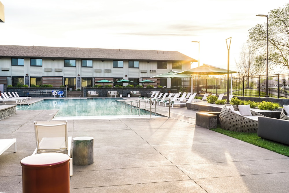 Ruby River Hotel 6/66