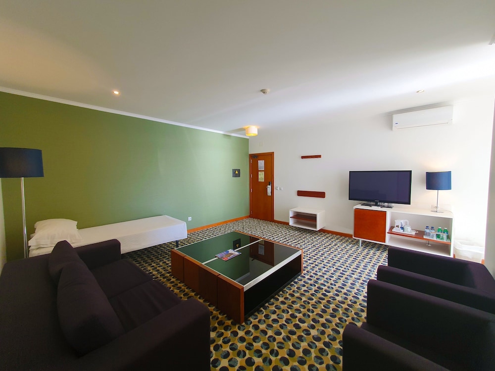 Casa de Sada Algarve Beach Resort, Curio Collection by Hilton 16/27