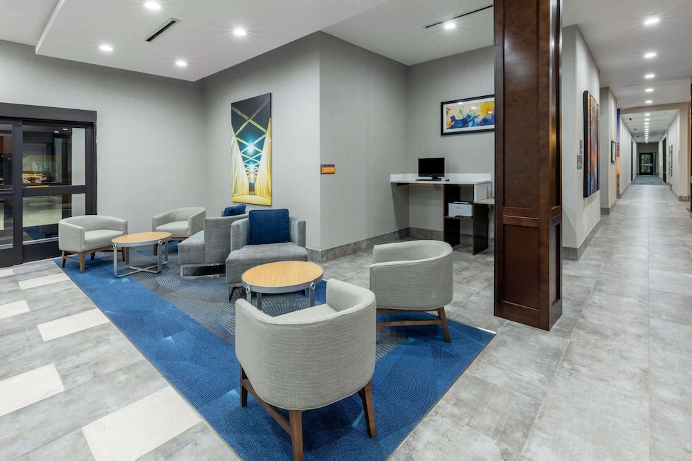 La Quinta Inn & Suites by Wyndham Frisco 23/39