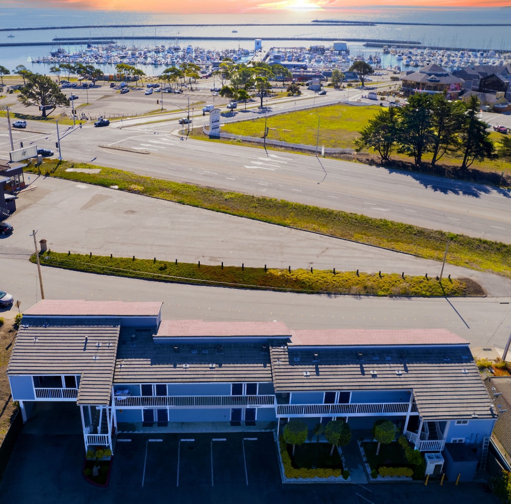 Harbor View Inn 39/42