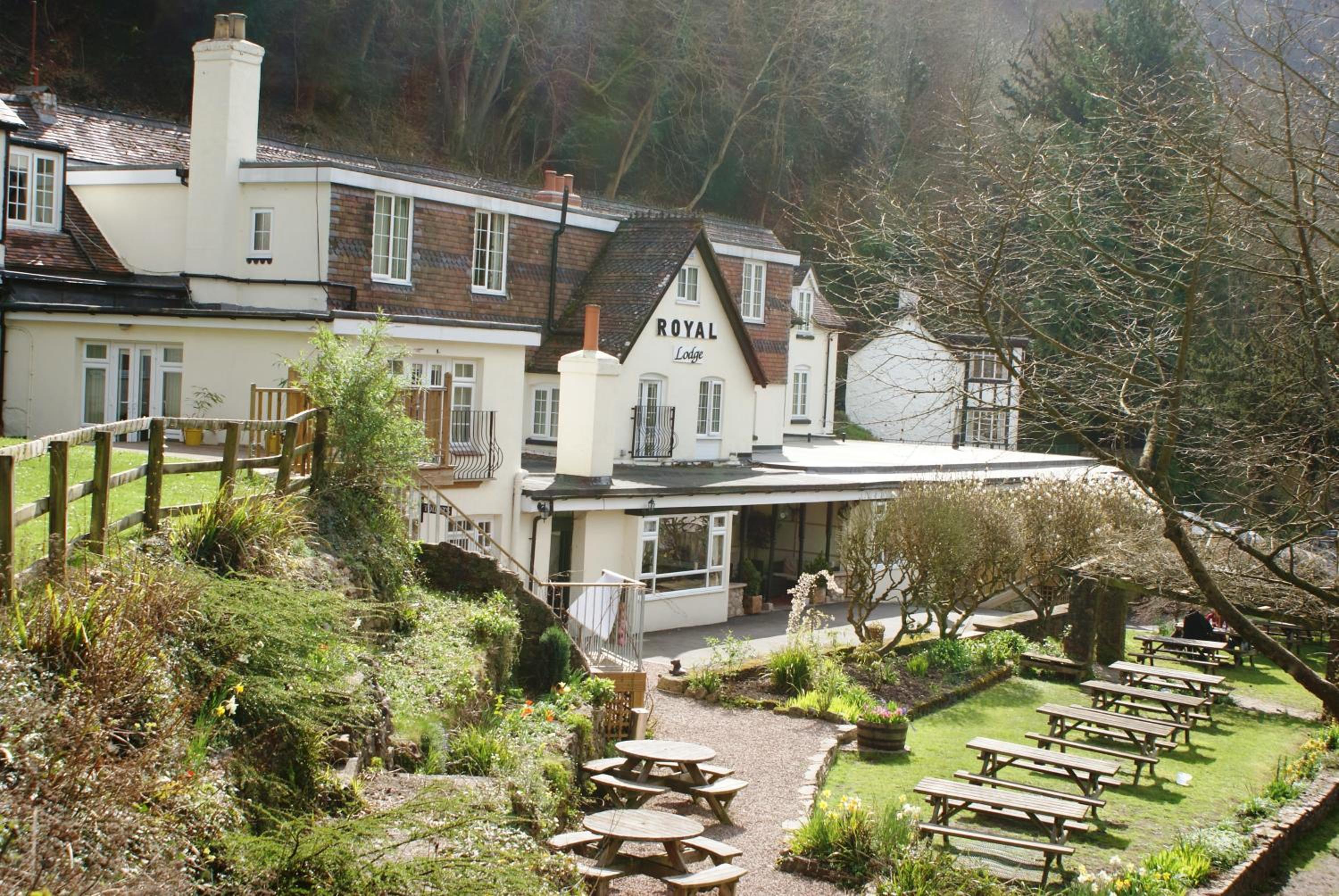 The Royal Lodge 46/53