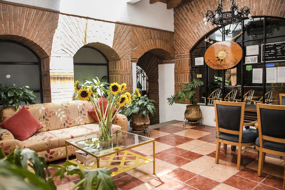 Tonancalli Hotel 2/22
