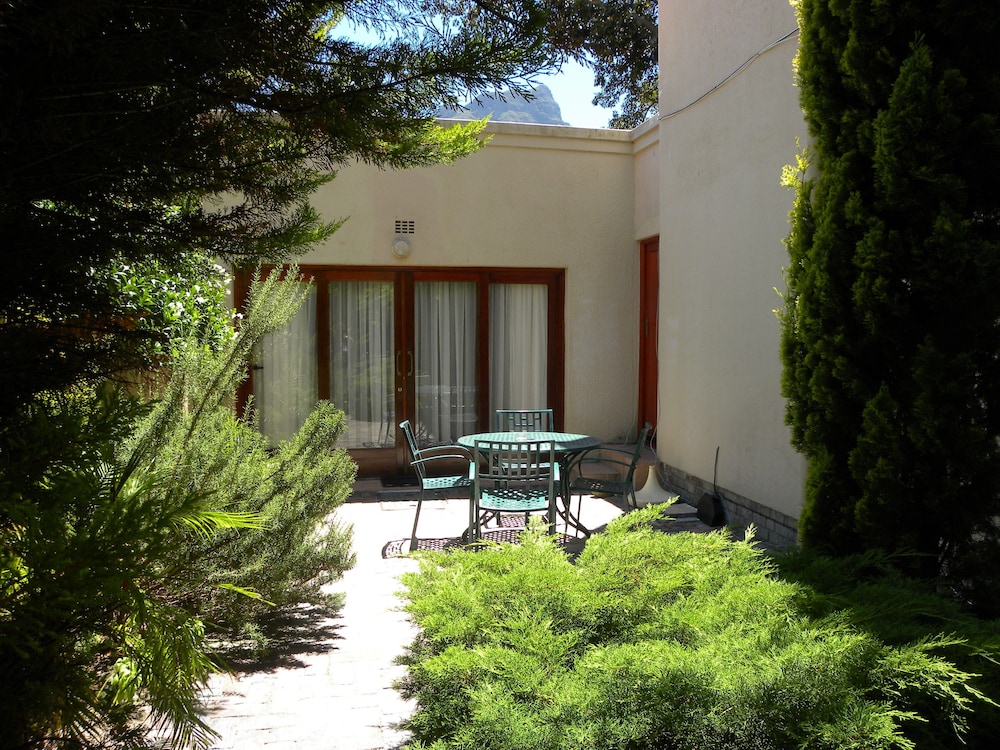 Riversong Guest House 67/76