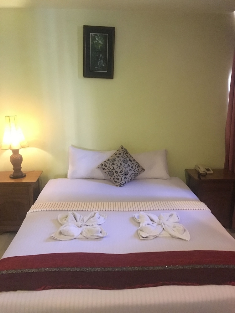 Star Wood Inn 2/40