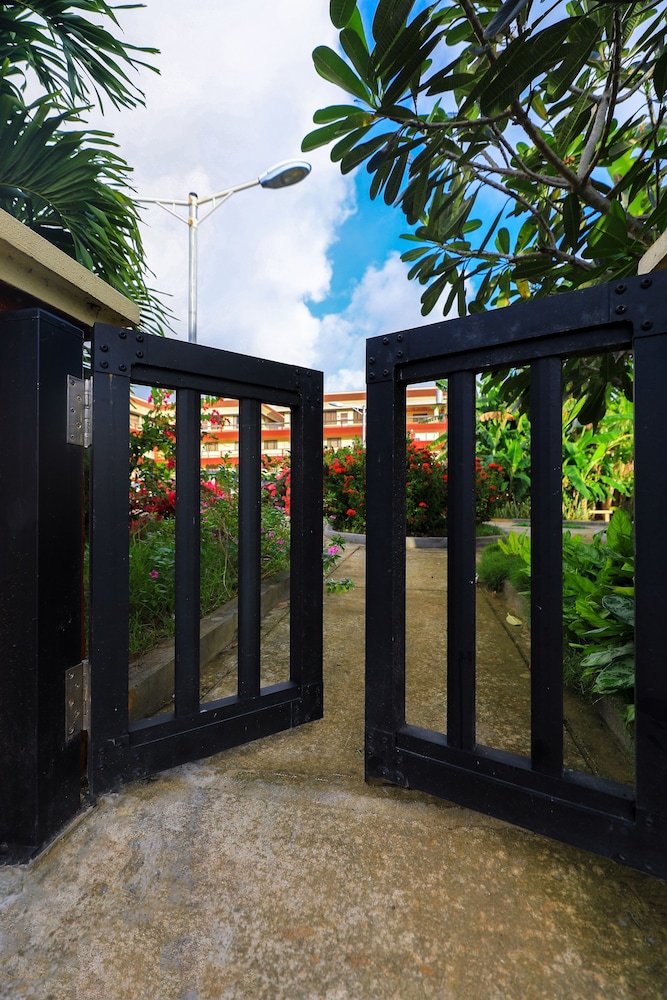 Beach Garden Hotel And Apartment 36/50