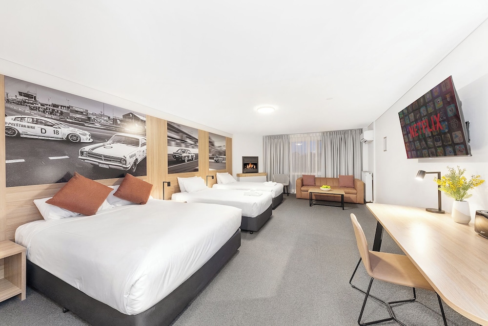Family Suite, Queen and Twin Beds