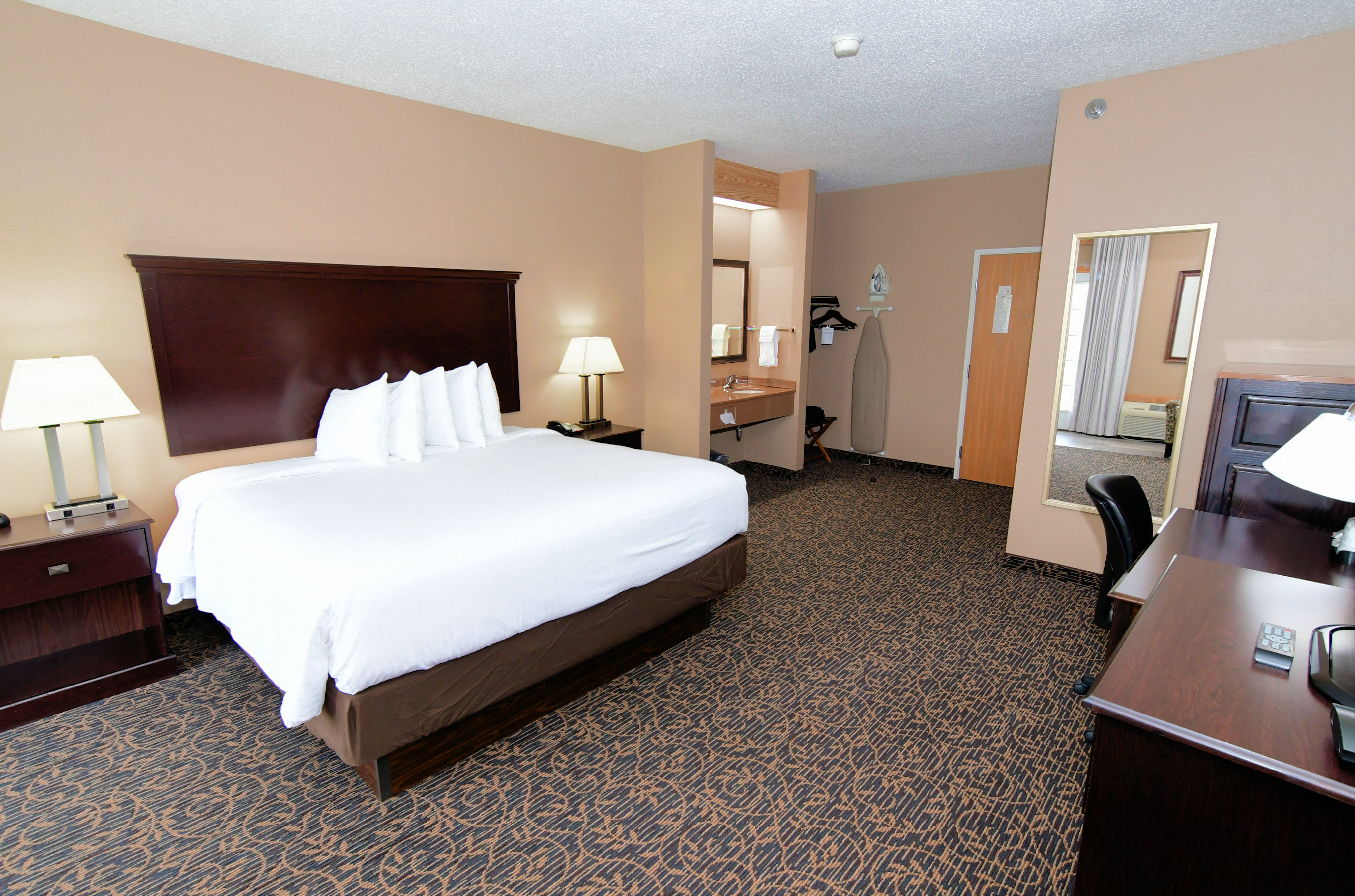Boulders Inn Amp Suites Denison 9/28