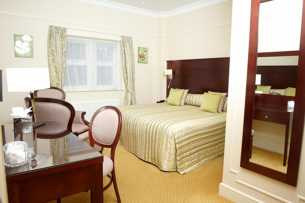 Phyllis Court Club 14/48