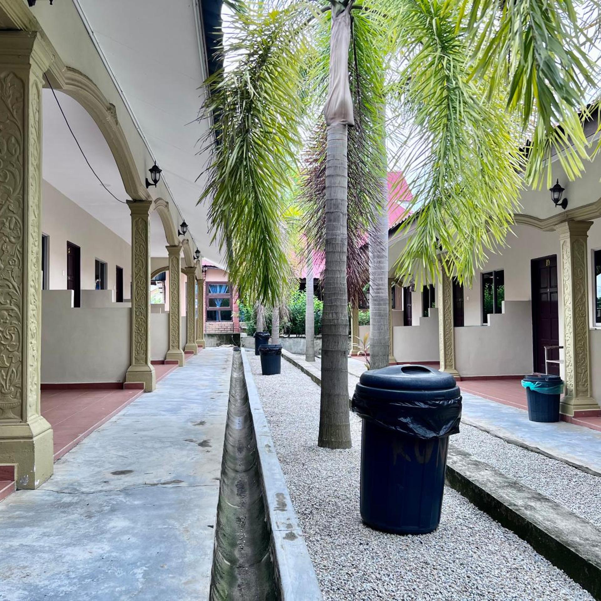 Dhania Motel 34/41