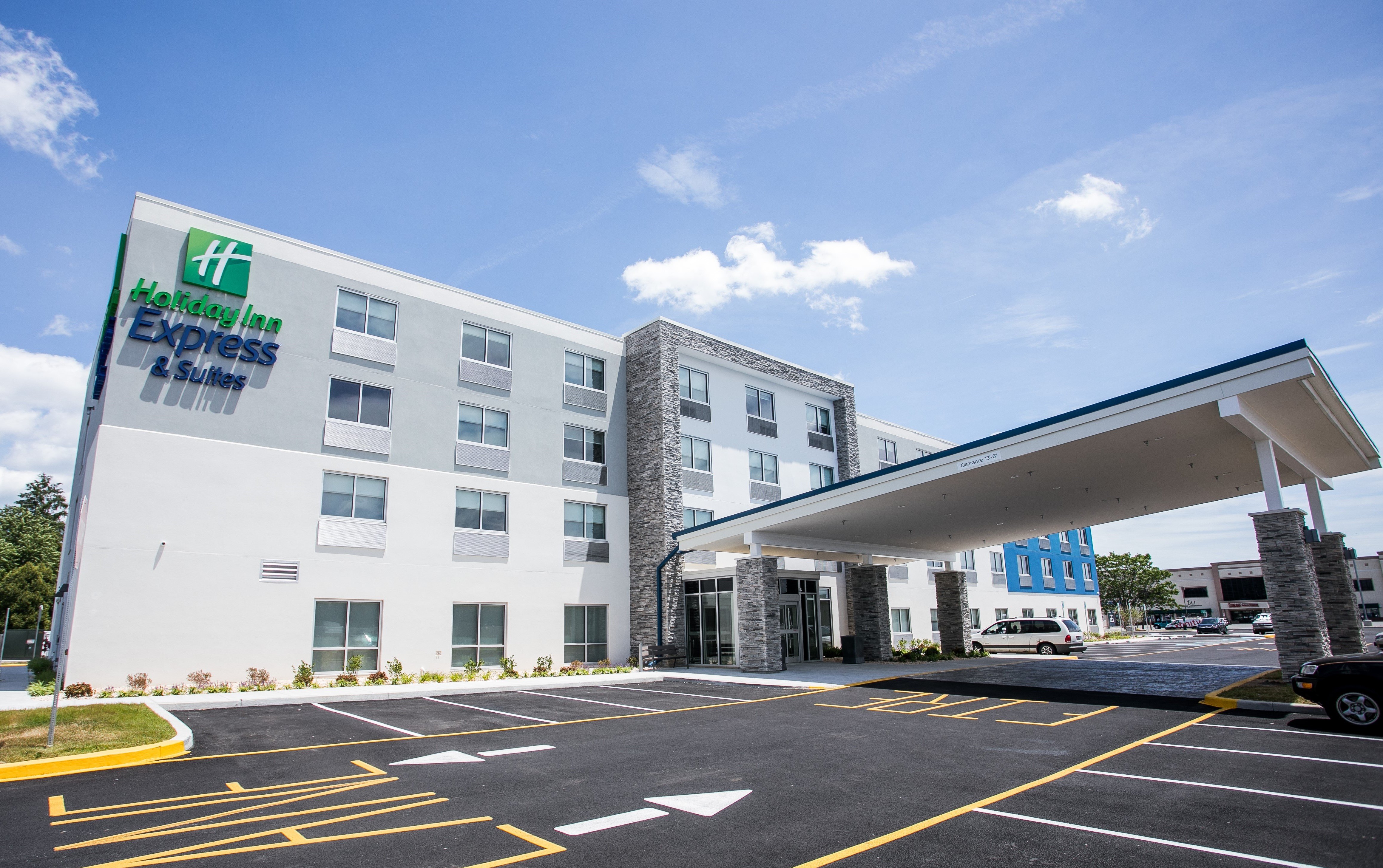 Holiday Inn Express & Suites Rehoboth Beach 50/51