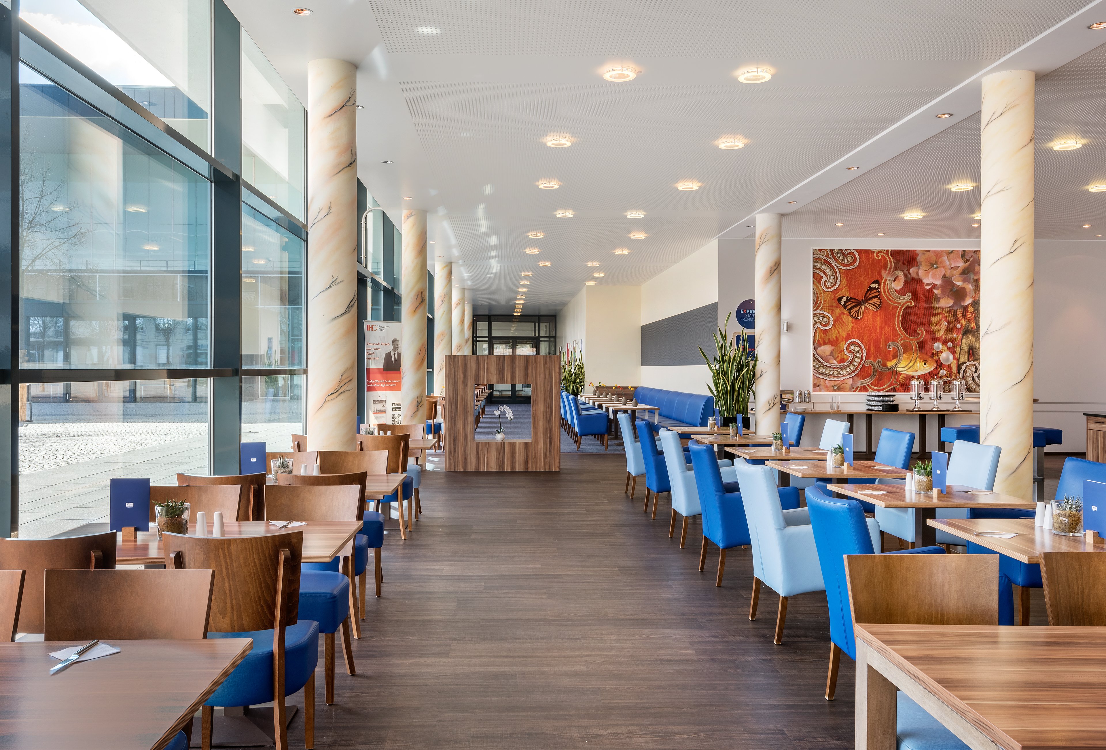 HOLIDAY INN EXPRESS SINGEN 47/72