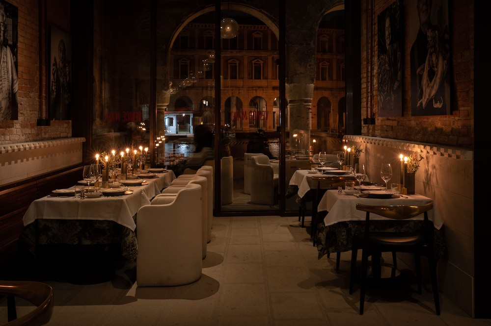 The Venice Venice Hotel 40/50