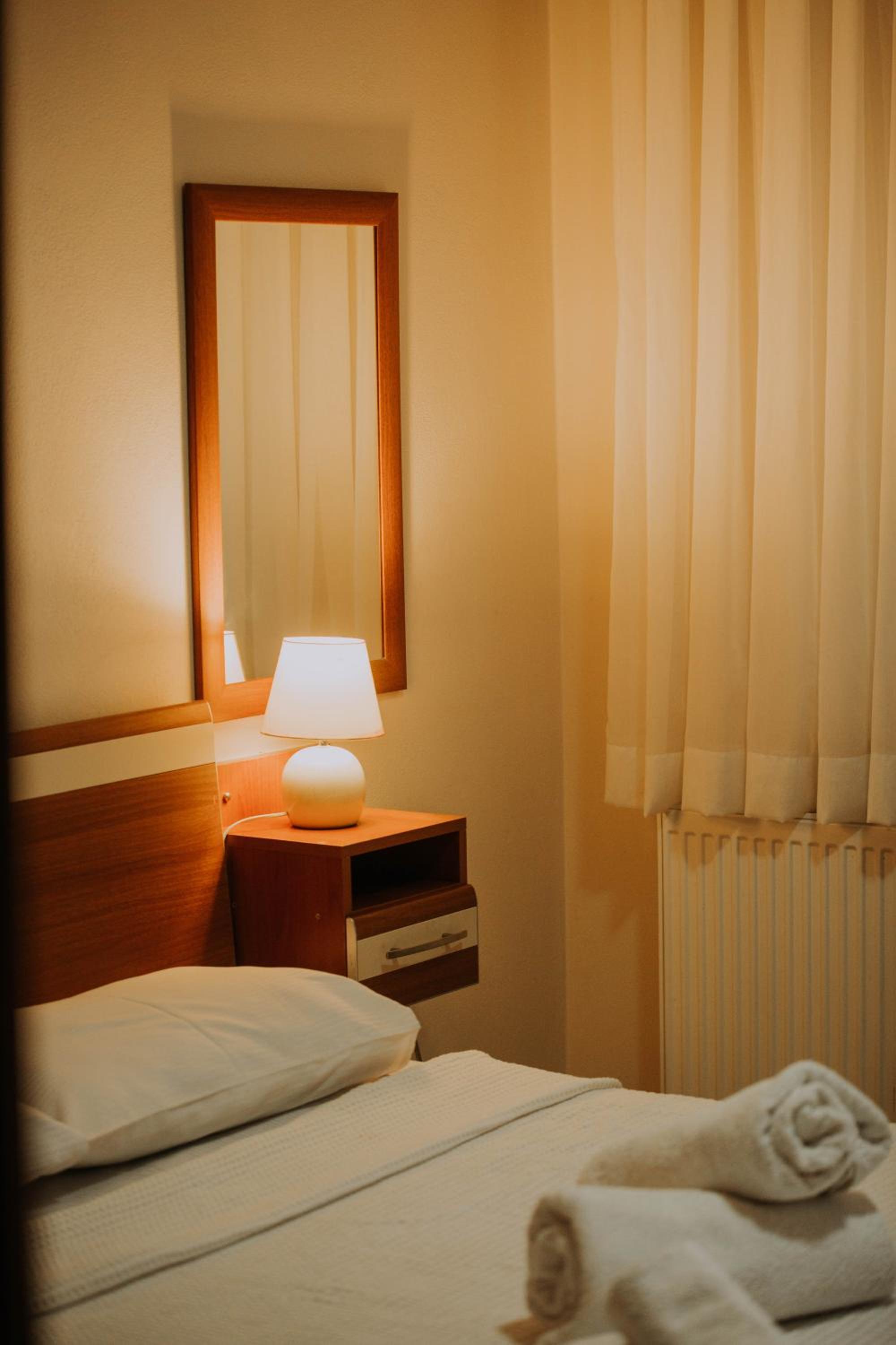 Erish Apart Hotel 9/35