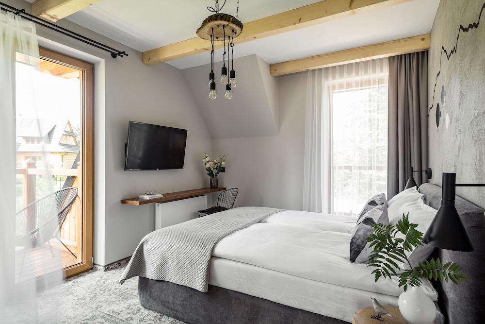 DELUXE, DOUBLE BED, BALCONY
