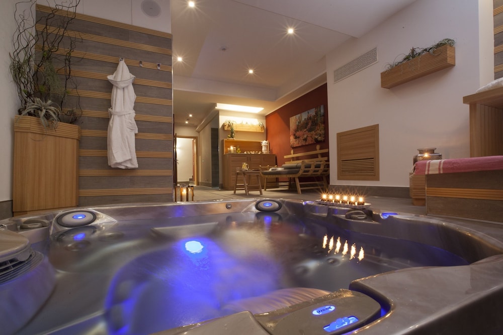 Tasso Suites 42/71