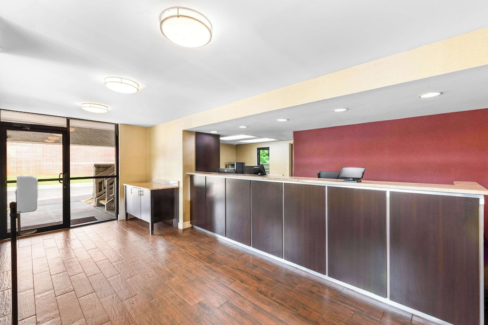 Econo Lodge Charlotte Airport photo1