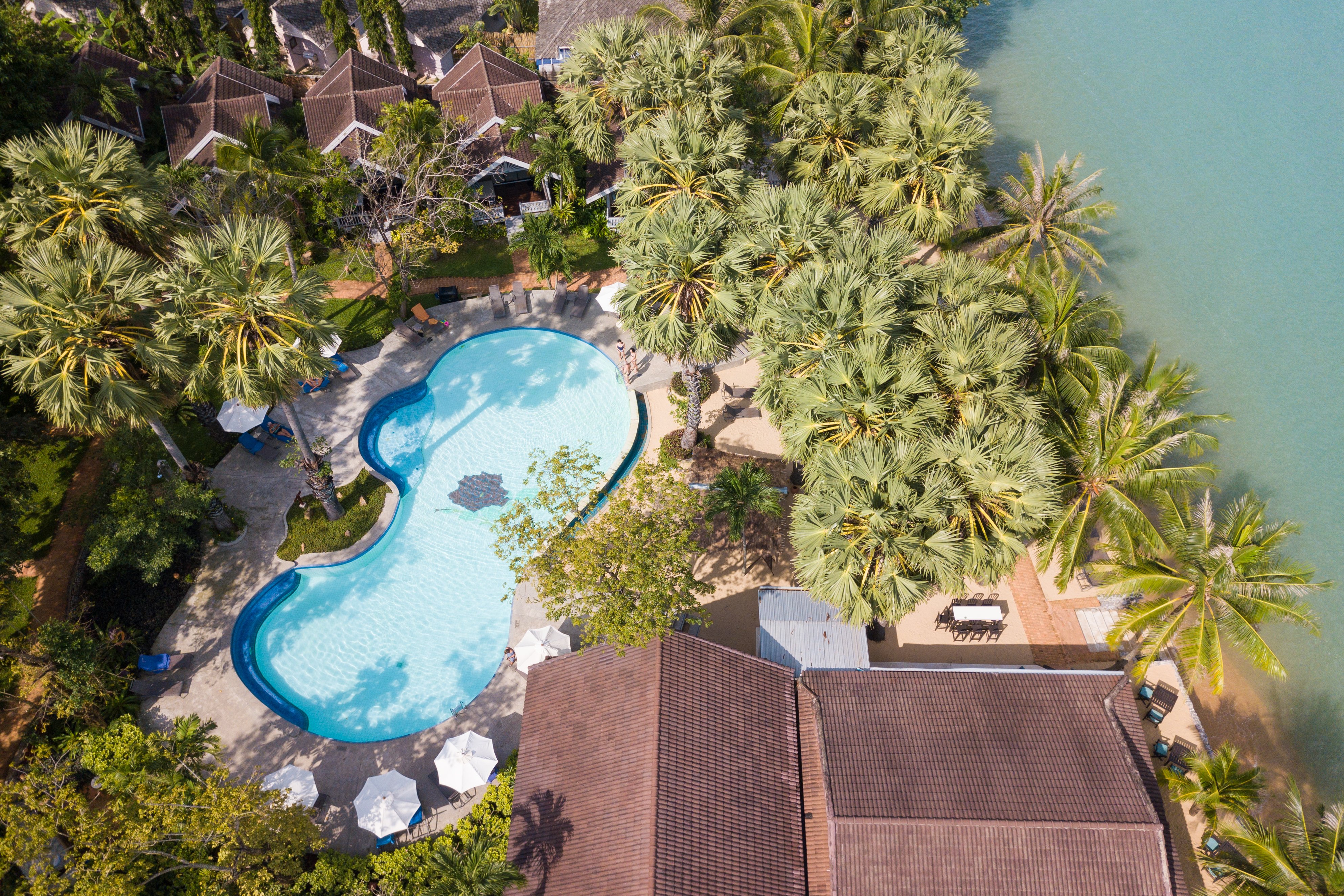 Paradise Beach Resort 40/42