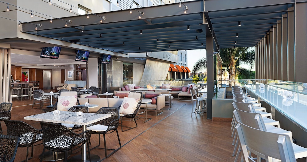 E Central Downtown Los Angeles Hotel 38/54