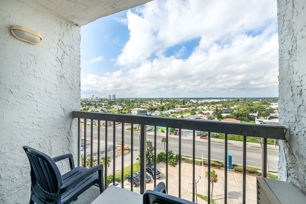 Tropical Winds Resort 47/50