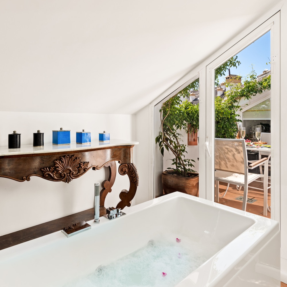 Molo 44 Suites Puerto Banus 49/85