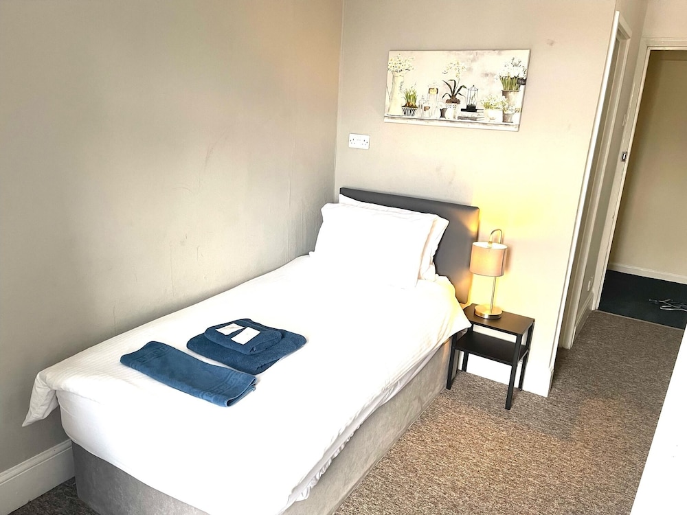 Royal Ashton Hotel 40/67