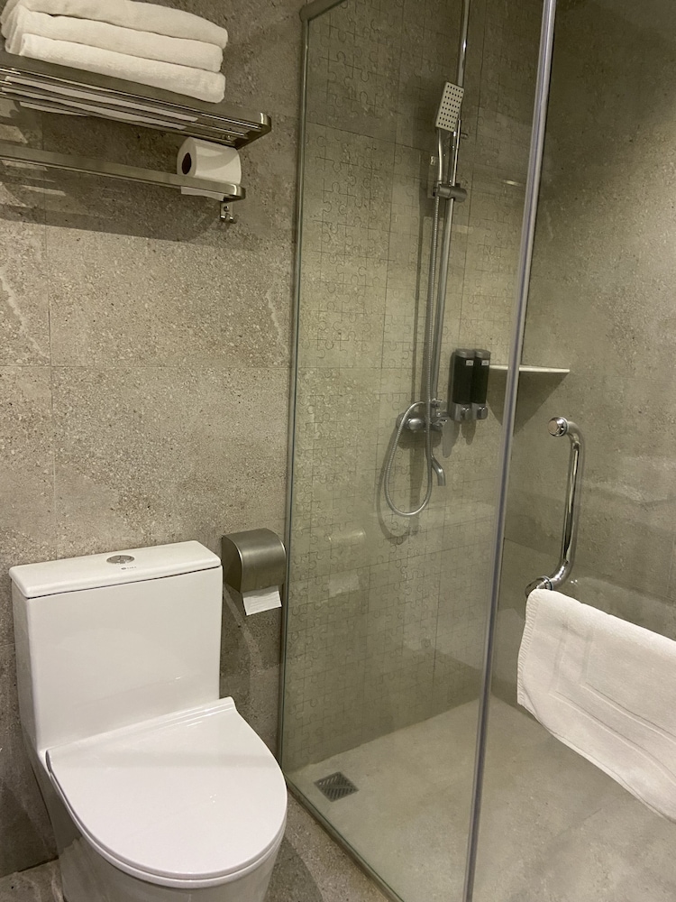 FRAME HOTEL 50/51