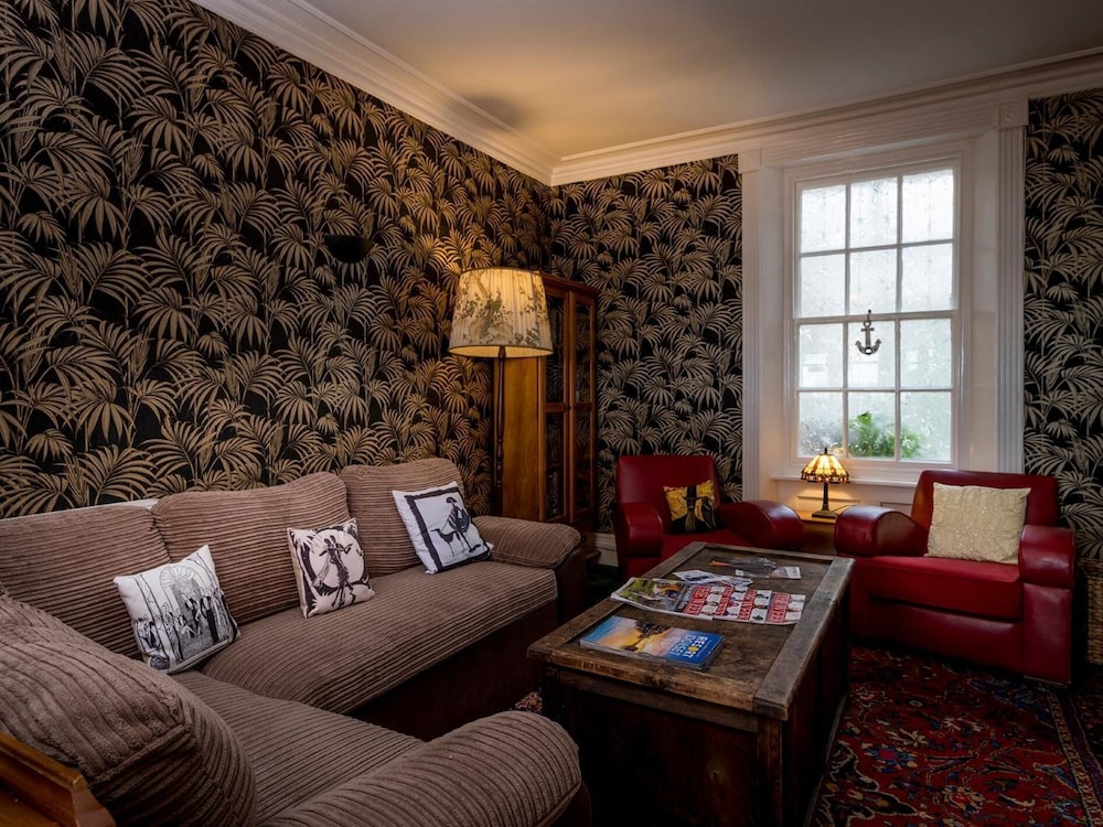 Channel View Guest House 29/44