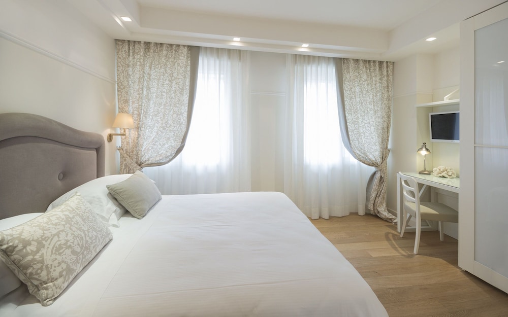 2 BEDROOMS, LUXURY, APARTMENT