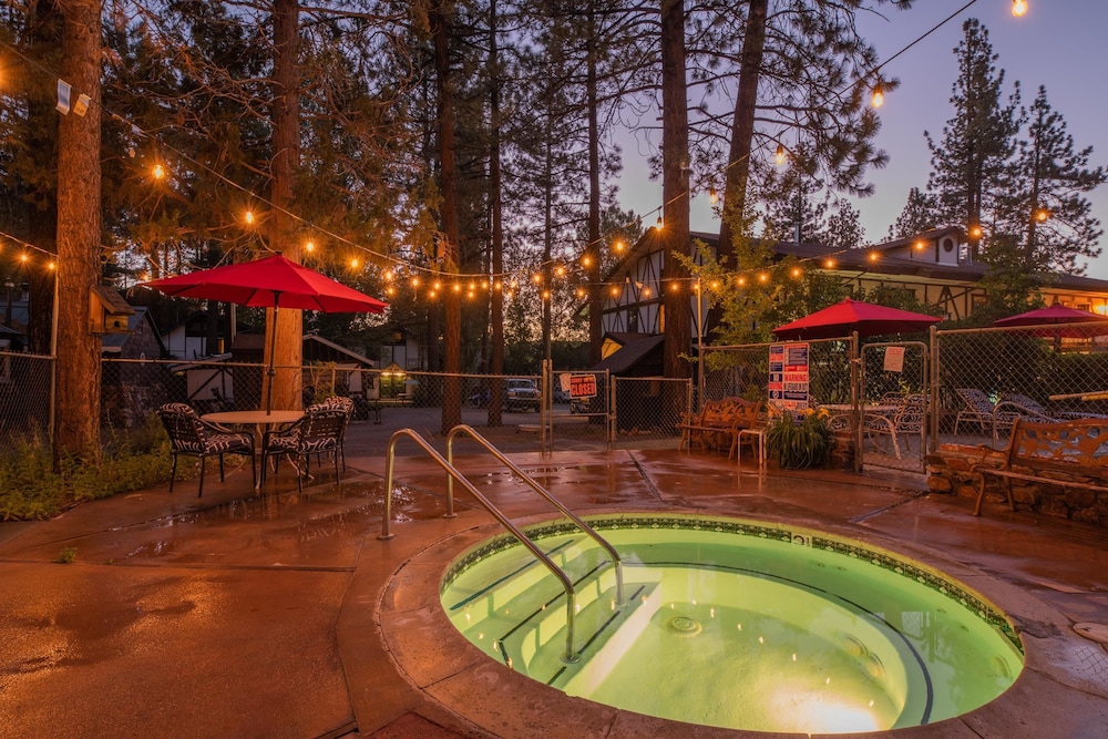 Black Forest Lodge And Cabins 46/50