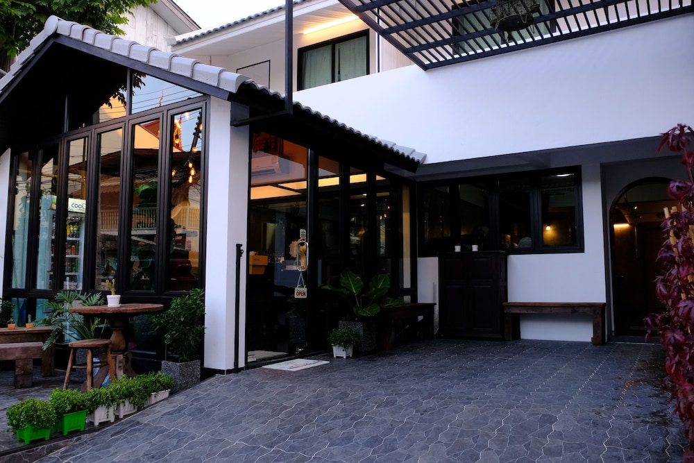 Baan Lung Poshtel 3/32