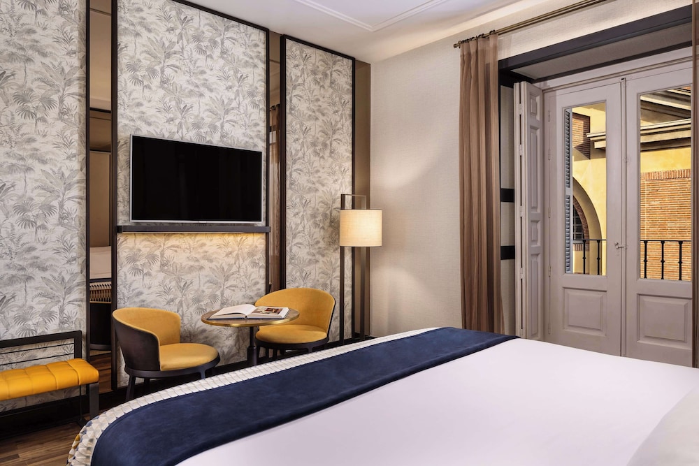 DELUXE, BALCONY