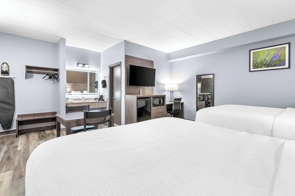 Quality Inn Lawrenceburg, TN 10/31