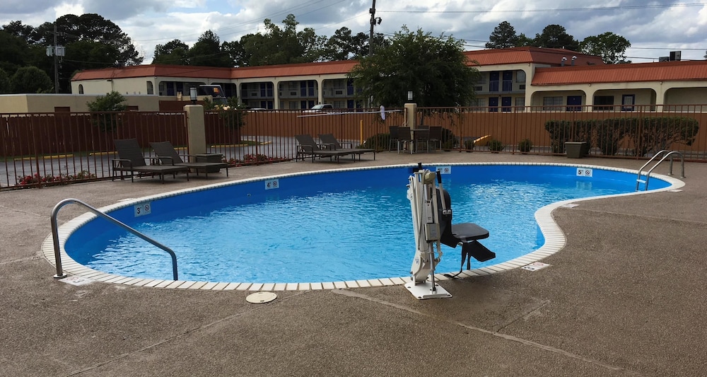 Best Western Airport Inn 3/40
