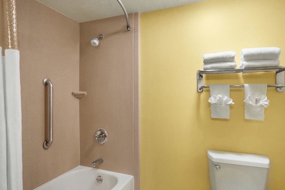Days Inn N Orlando Casselberry 18/49