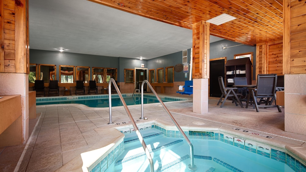Best Western Plus Kalamazoo Suites 13/25