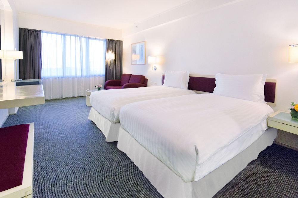Regal Airport Hotel 13/67