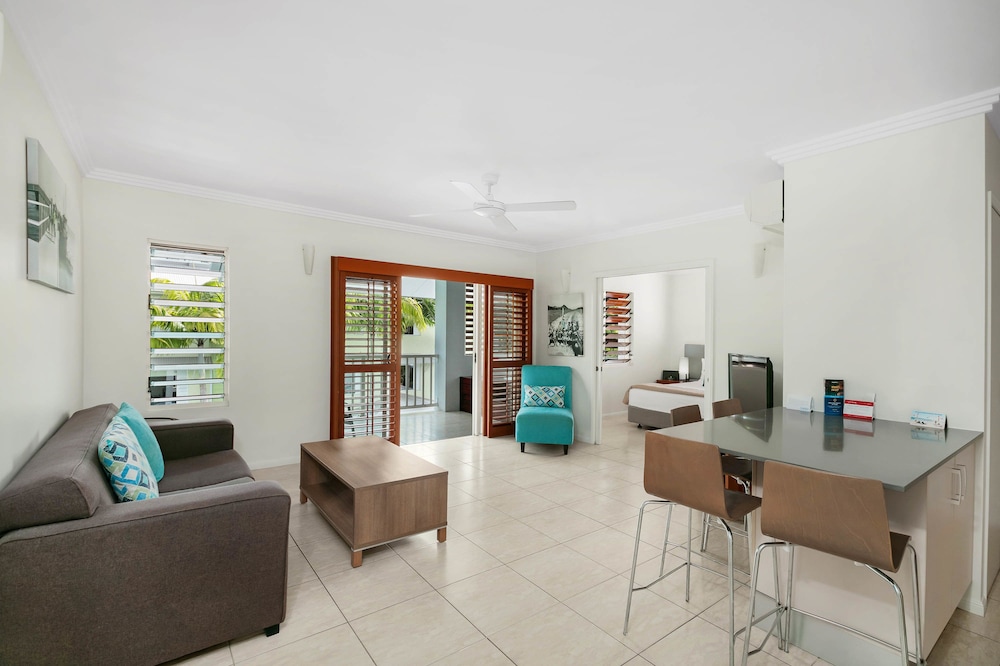 Mantra Aqueous Port Douglas 48/62