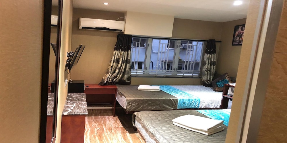 Rich Hotel 31/50