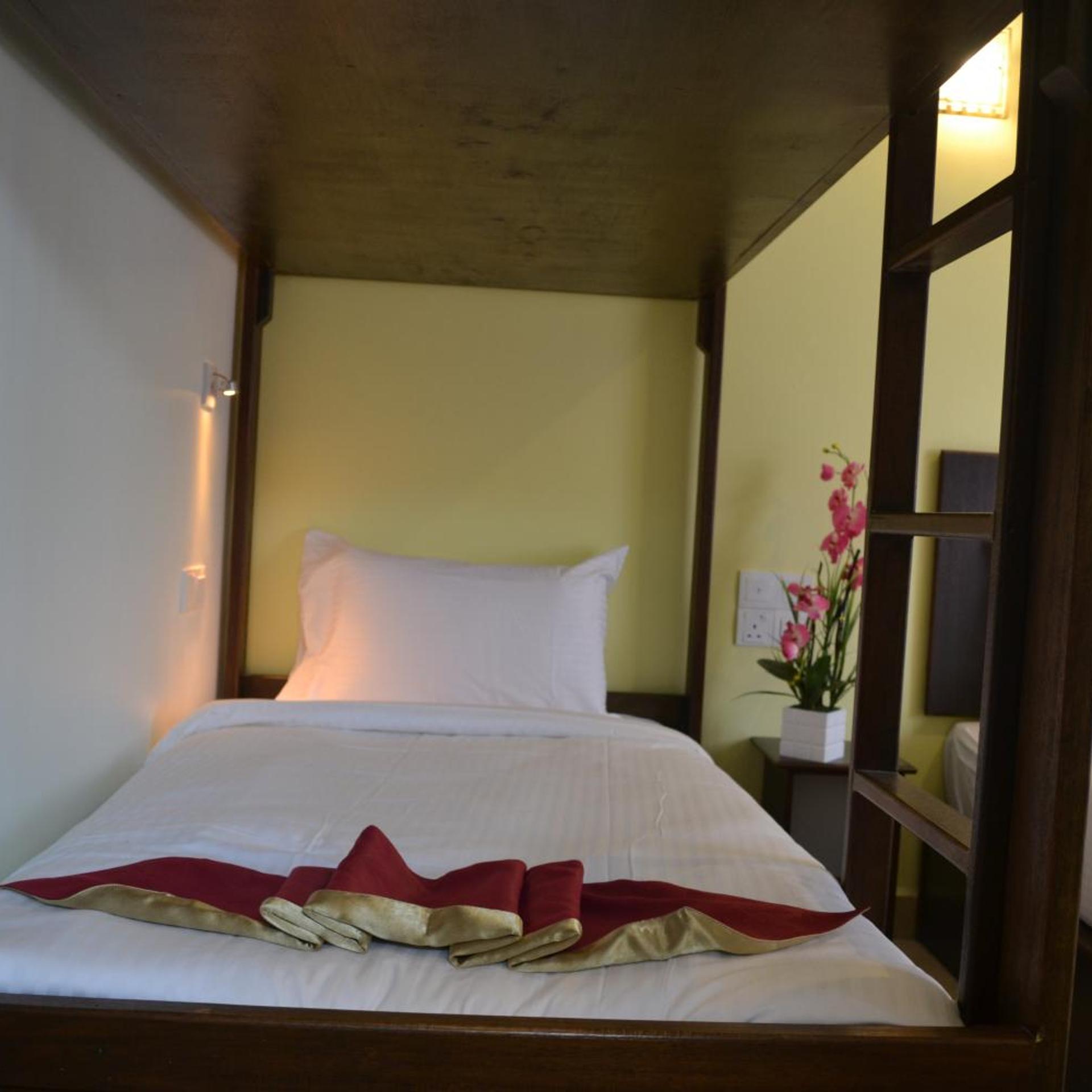 DR Hotel 8/51