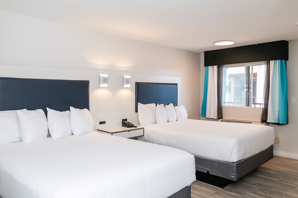 Art Hotel Laguna Beach 18/41