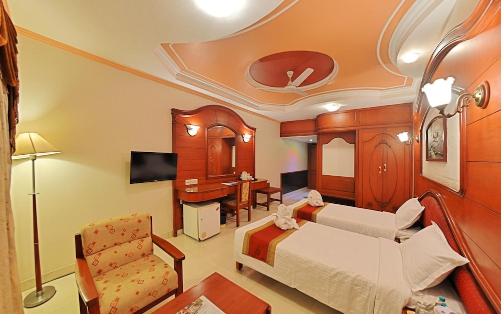 Hotel Gnanam 30/49