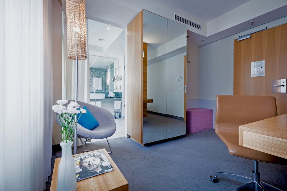 Lindner Hotel Berlin Ku'damm, part of JdV by Hyatt 30/67